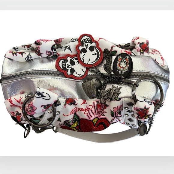 *RESERVED* ED HARDY BLING WHITE SATCHEL SKULLS RHINESTONE HEARTS ROSES CHARMS - Picture 13 of 15